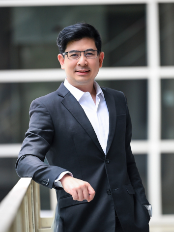 คุณพลนเรศ ณิยกูล